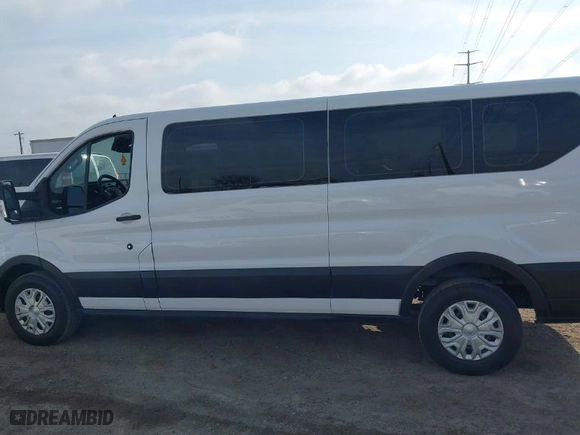 2022 Ford Transit Passenger Wagon XL with VIN 1FBAX2Y85NKA67506, listed as a IAAI auction lot 41509594 with 209,455 mi miles. Bid and sale history available at carsss.com. Image 14.