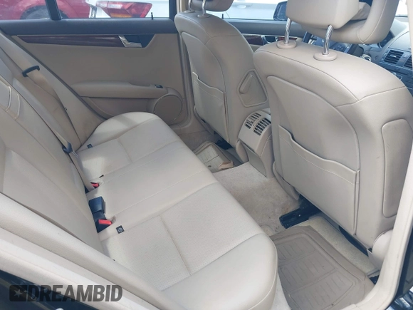 2011 Mercedes-Benz C 300 Sport с VIN WDDGF5EB1BA509120, выставлен на аукционе IAAI как лот 42262895 с пробегом 166 136 миль миль и . История ставок и продаж доступна на DreamBid. Изображение 8.