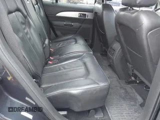 2013 Lincoln MKX z VIN 2LMDJ8JK4DBL30807, wystawiony jako IAAI lot #42199404 z przebiegiem 153 475 mil mil oraz . Historia ofert i sprzedaży dostępna na DreamBid. Obrazek 8.