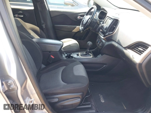 2018 Jeep Cherokee Latitude с VIN 1C4PJLCB9JD556540, выставлен на аукционе IAAI как лот 42282672 с пробегом 241 951 миль миль и . История ставок и продаж доступна на DreamBid. Изображение 5.