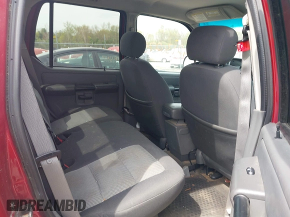 2005 Ford Explorer Sport Trac XLS z VIN 1FMZU77K75UA64821, wystawiony jako IAAI lot #42130275 z przebiegiem 144 888 mil mil oraz . Historia ofert i sprzedaży dostępna na DreamBid. Obrazek 8.