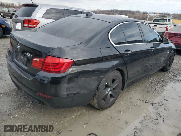 2012 BMW 5 Series 528i xDrive with VIN WBAXH5C55CC595066, listed as a Copart auction lot 46647335 with 124,330 mi miles and Salvage Title. Bid and sale history available at DreamBid. Image 3.