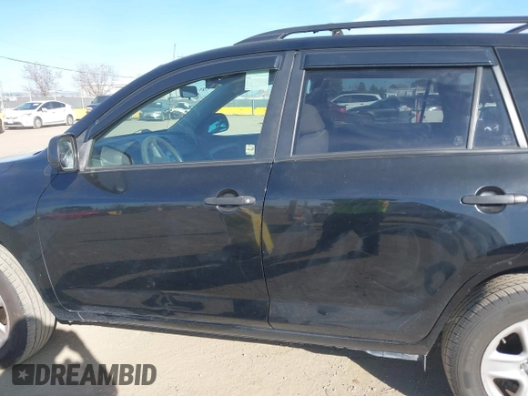 2007 Toyota RAV4 with VIN JTMZD33V376043839, listed as a IAAI auction lot 41670983 with 181,499 mi miles. Bid and sale history available at carsss.com. Image 14.
