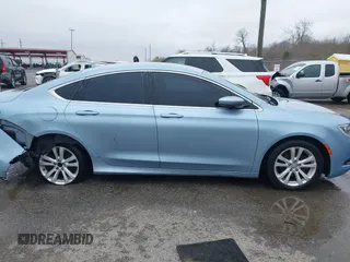 2015 Chrysler 200 Limited z VIN 1C3CCCAB8FN712908, wystawiony jako IAAI lot #41586183 z przebiegiem 194 890 mil mil oraz . Historia ofert i sprzedaży dostępna na DreamBid. Obrazek 13.