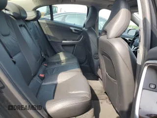 2013 Volvo S60 T5 Premier z VIN YV1612FS9D2189196, wystawiony jako Copart lot #59529975 z przebiegiem 109 078 mil mil oraz Czysty tytuł • Clean title. Historia ofert i sprzedaży dostępna na DreamBid. Obrazek 10.