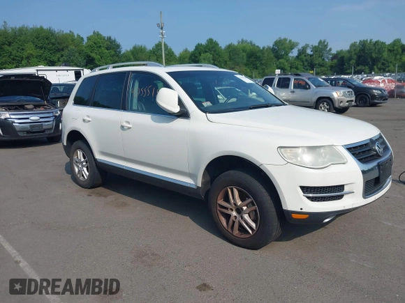 2008 Volkswagen Touareg V6 с VIN WVGBE77L18D040817, выставлен на аукционе IAAI как лот 42555188 с пробегом 202 942 миль миль и . История ставок и продаж доступна на DreamBid. Изображение 1.