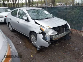 2016 Nissan Versa SV with VIN 3N1CN7AP7GL847603, listed as a IAAI auction lot 41975461 with 161,156 mi miles. Bid and sale history available at carsss.com. Image 1.