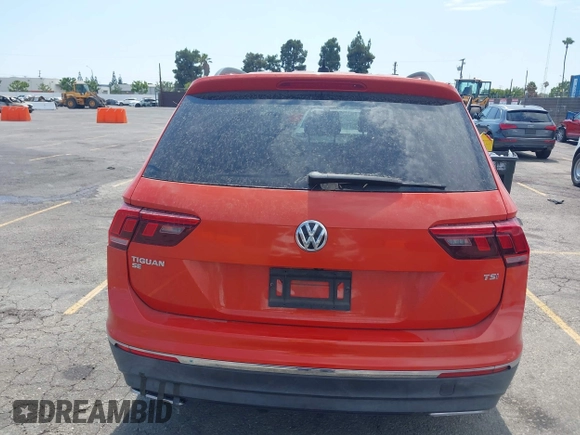 2018 Volkswagen Tiguan SEL with VIN 3VV3B7AX5JM007960, listed as a IAAI auction lot 42790694 with 39,854 mi miles and . Bid and sale history available at DreamBid. Image 16.