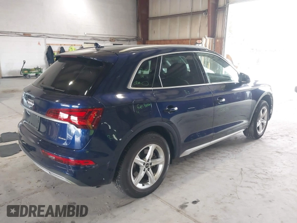 2024 Audi Q5 Premium with VIN WA1ABAFY2R2005133, listed as a IAAI auction lot 39315354 with 4,224 mi miles. Bid and sale history available at carsss.com. Image 4.