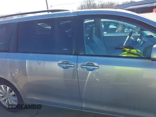 2011 Toyota Sienna XLE AAS with VIN 5TDYK3DC6BS147636, listed as a IAAI auction lot 41759192 with 182,966 mi miles and . Bid and sale history available at DreamBid. Image 13.