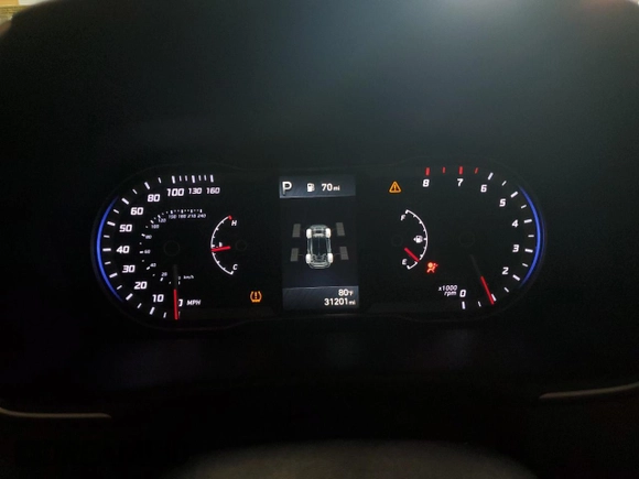 2024 Hyundai Santa Cruz SEL z VIN 5NTJBDAE4RH097401, wystawiony jako Copart lot #55235555 z przebiegiem 31 201 mil mil oraz Czysty tytuł • Clean title. Historia ofert i sprzedaży dostępna na DreamBid. Obrazek 9.