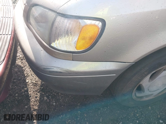 2002 Toyota Sienna LE with VIN 4T3ZF13C42U469088, listed as a IAAI auction lot 42184081 with Not provided miles and . Bid and sale history available at DreamBid. Image 6.