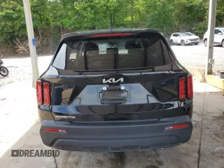 2023 Kia Sorento LX z VIN 5XYRG4LC0PG218539, wystawiony jako Copart lot #55832035 z przebiegiem 40 479 mil mil oraz Szkoda całkowita • Salvage title. Historia ofert i sprzedaży dostępna na DreamBid. Obrazek 6.