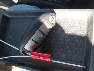 2022 Nissan Kicks S z VIN 3N1CP5BV6NL490892, wystawiony jako IAAI lot #41889420 z przebiegiem 61 608 mil mil oraz . Historia ofert i sprzedaży dostępna na DreamBid. Obrazek 11.