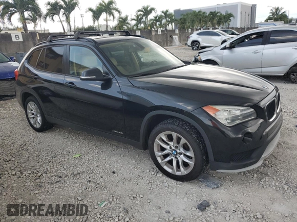 2015 BMW X1 xDrive28i z VIN WBAVL1C5XFVY35591, wystawiony jako Copart lot #59353955 z przebiegiem 86 462 mil mil oraz Czysty tytuł • Clean title. Historia ofert i sprzedaży dostępna na DreamBid. Obrazek 4.