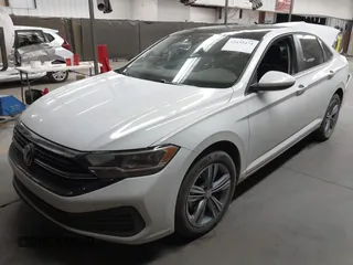 2024 Volkswagen Jetta SE с VIN 3VW7M7BU4RM013899, выставлен на аукционе IAAI как лот 42455474 с пробегом 34 478 миль миль и . История ставок и продаж доступна на DreamBid. Изображение 18.