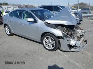 2015 Volvo S60 T5 Drive-E Premier with VIN YV140MFK0F1350050, listed as a IAAI auction lot 41614064 with 111,122 mi miles. Bid and sale history available at carsss.com. Image 1.