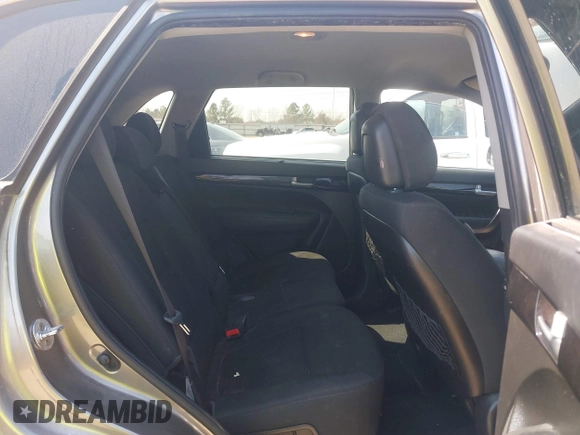 2015 Kia Sorento LX with VIN 5XYKT4A66FG625788, listed as a IAAI auction lot 41692243 with 131,182 mi miles. Bid and sale history available at carsss.com. Image 8.