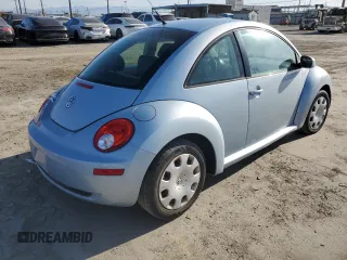 2010 Volkswagen New Beetle Coupe with VIN 3VWPG3AG3AM017006, listed as a Copart auction lot 52324055 with 157,892 mi miles and Clean Title. Bid and sale history available at carsss.com. Image 3.