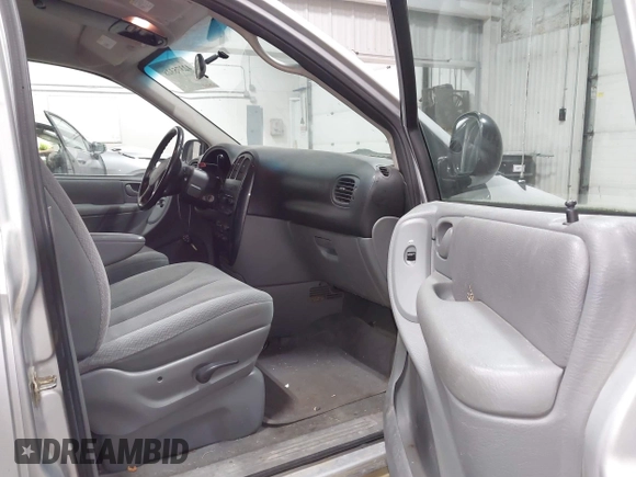 2005 Dodge Caravan SXT with VIN 2D4GP44L35R316403, listed as a IAAI auction lot 42375328 with 179,299 mi miles and . Bid and sale history available at DreamBid. Image 5.