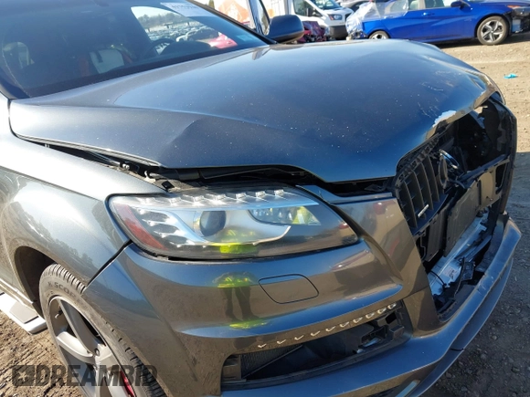2015 Audi Q7 3.0T S line Prestige with VIN WA1DGAFE8FD015458, listed as a IAAI auction lot 41753940 with 62,233 mi miles. Bid and sale history available at carsss.com. Image 18.