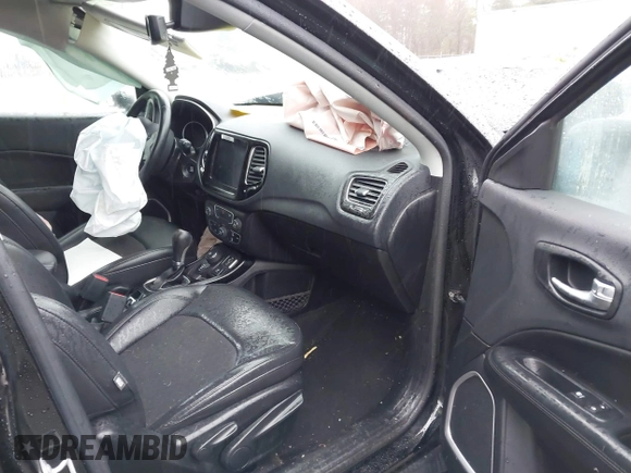 2019 Jeep Compass Latitude with VIN 3C4NJDBB1KT601609, listed as a IAAI auction lot 41931381 with Not provided miles and . Bid and sale history available at DreamBid. Image 5.