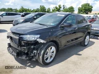 2021 Buick Encore GX Preferred z VIN KL4MMBS23MB115759, wystawiony jako Copart lot #61928665 z przebiegiem 28 565 mil mil oraz Szkoda całkowita • Salvage title. Historia ofert i sprzedaży dostępna na DreamBid. Obrazek 1.