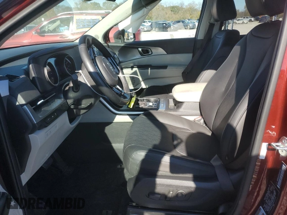 2024 Kia Carnival LX with VIN KNDNB4H35R6332192, listed as a Copart auction lot 81717394 with 13,828 mi miles and Salvage Title. Bid and sale history available at carsss.com. Image 7.