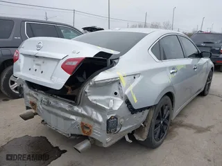 2018 Nissan Altima 2.5 SL with VIN 1N4AL3AP9JC199760, listed as a IAAI auction lot 41449452 with 130,233 mi miles. Bid and sale history available at carsss.com. Image 4.
