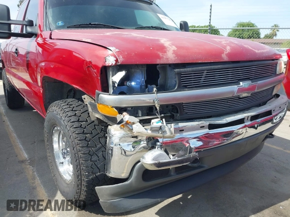 2002 Chevrolet Silverado 1500 LT with VIN 2GCEK19T321107487, listed as a IAAI auction lot 41977474 with 218,793 mi miles. Bid and sale history available at carsss.com. Image 6.