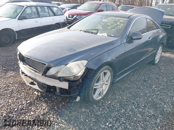2010 Mercedes-Benz E 550 with VIN WDDKJ7CB9AF032400, listed as a IAAI auction lot 42121696 with Not provided miles and . Bid and sale history available at DreamBid. Image 2.