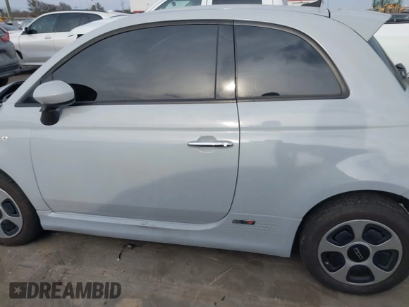 2017 FIAT 500e with VIN 3C3CFFGE2HT557785, listed as a IAAI auction lot 41588600 with 76,300 mi miles. Bid and sale history available at carsss.com. Image 14.