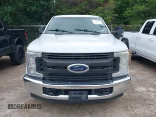 2017 Ford F-350 XL z VIN 1FT7W3AT4HED72446, wystawiony jako IAAI lot #42208485 z przebiegiem 186 778 mil mil oraz . Historia ofert i sprzedaży dostępna na DreamBid. Obrazek 12.