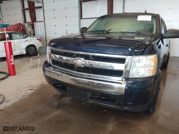 2008 Chevrolet Silverado 1500 LT w/1LT with VIN 2GCEC19C481222752, listed as a IAAI auction lot 41278747 with 211,484 mi miles. Bid and sale history available at carsss.com. Image 12.