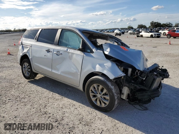 2021 Kia Sedona LX with VIN KNDMB5C16M6674850, listed as a Copart auction lot 46988475 with 0 mi miles and Non Repairable. Bid and sale history available at carsss.com. Image 4.