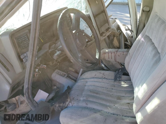 1994 Chevrolet Suburban with VIN 1GNGK26N2RJ373188, listed as a Copart auction lot 75893984 with 221,145 mi miles and Salvage Title. Bid and sale history available at carsss.com. Image 7.