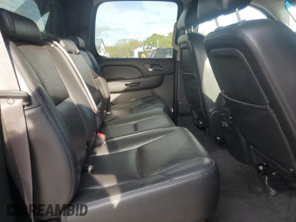 2013 Chevrolet Avalanche LTZ with VIN 3GNTKGE77DG317983, listed as a Copart auction lot 73605784 with 181,877 mi miles and Salvage Title. Bid and sale history available at carsss.com. Image 10.