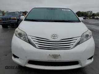 2017 Toyota Sienna LE Auto Access Seat с VIN 5TDKZ3DC4HS840442, выставлен на аукционе Copart как лот 52109575 с пробегом 124 257 миль миль и На запчасти • Non repairable. История ставок и продаж доступна на DreamBid. Изображение 5.