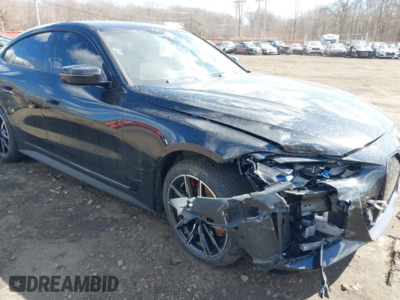 2024 BMW i4 xDrive40 z VIN WBY83FB04RFT19615, wystawiony jako IAAI lot #41679918 z przebiegiem 3 883 mil mil oraz . Historia ofert i sprzedaży dostępna na DreamBid. Obrazek 19.