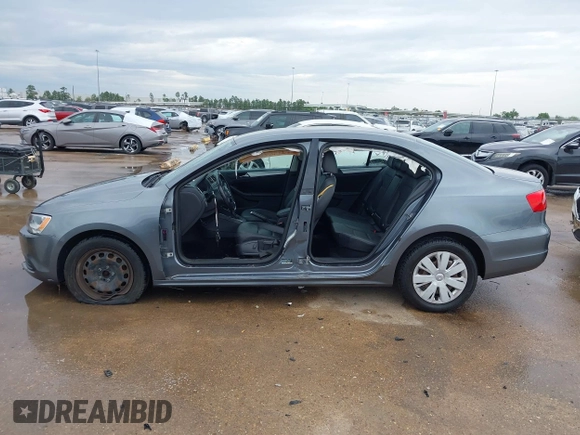 2013 Volkswagen Jetta SE with VIN 3VWDX7AJ9DM371414, listed as a IAAI auction lot 41861196 with 156,169 mi miles and . Bid and sale history available at DreamBid. Image 15.