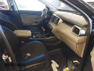 2019 Kia Sorento LX with VIN 5XYPGDA32KG511068, listed as a IAAI auction lot 41682042 with 111,148 mi miles. Bid and sale history available at carsss.com. Image 5.