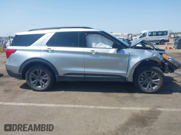 2022 Ford Explorer XLT with VIN 1FMSK7DH3NGB53736, listed as a IAAI auction lot 42417356 with 31,446 mi miles and . Bid and sale history available at DreamBid. Image 14.