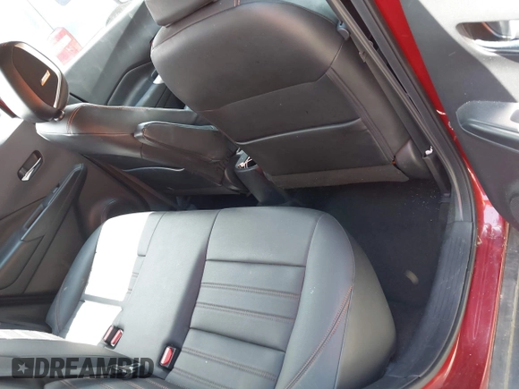 2019 Nissan Kicks SV z VIN 3N1CP5CU2KL493953, wystawiony jako IAAI lot #42142948 z przebiegiem 101 650 mil mil oraz . Historia ofert i sprzedaży dostępna na DreamBid. Obrazek 8.