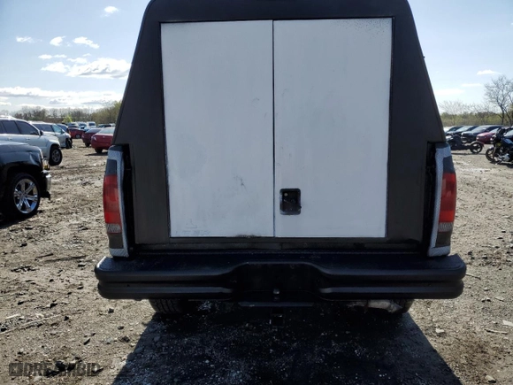 1999 Ford Super Duty F-250 XL with VIN 1FTNX21L5XEA67499, listed as a Copart auction lot 50822095 with 480,067 mi miles and Salvage Title. Bid and sale history available at carsss.com. Image 6.