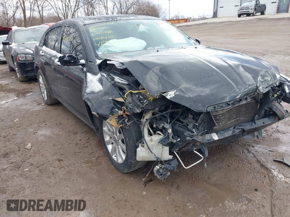 2014 Chrysler 200 Limited with VIN 1C3CCBCG4EN151415, listed as a IAAI auction lot 41733580 with 163,742 mi miles. Bid and sale history available at carsss.com. Image 1.