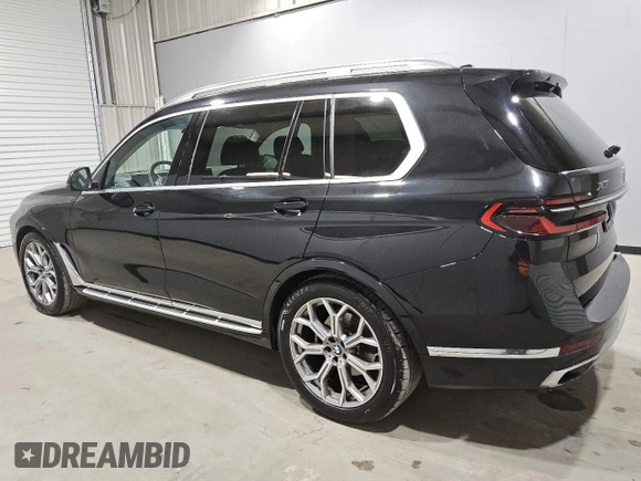 2024 BMW X7 xDrive40i with VIN 5UX23EM0XR9V32595, listed as a Copart auction lot 49742695 with 32,233 mi miles and Clean Title. Bid and sale history available at carsss.com. Image 2.