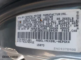 2001 Toyota Avalon XL w/Bucket Seats with VIN 4T1BF28B31U150439, listed as a IAAI auction lot 41868466 with 210,828 mi miles. Bid and sale history available at carsss.com. Image 9.