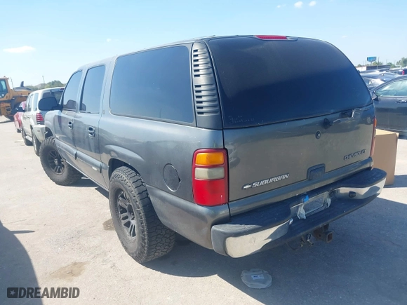 2000 Chevrolet Suburban LS with VIN 3GNEC16T2YG104878, listed as a IAAI auction lot 40464441 with 233,868 mi miles. Bid and sale history available at carsss.com. Image 3.