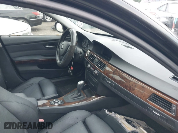 2011 BMW 3 Series 335i xDrive с VIN WBAPL5C53BA742364, выставлен на аукционе IAAI как лот 42604717 с пробегом 157 418 миль миль и . История ставок и продаж доступна на DreamBid. Изображение 5.