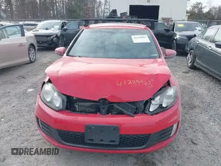 2013 Volkswagen GTI Autobahn z VIN WVWGD7AJ1DW051108, wystawiony jako IAAI lot #41239963 z przebiegiem 146 951 mil mil oraz . Historia ofert i sprzedaży dostępna na DreamBid. Obrazek 12.